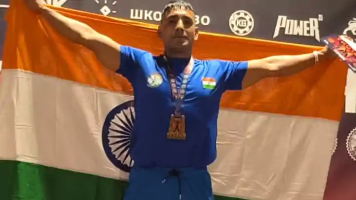 Bihar News : गया के अजय यादव ने रचा इतिहास, पहले रिक्शा चलाय