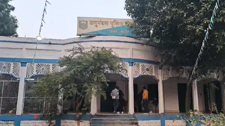 Bihar Crime News : मुंगेर में चार मिनी गन फैक्ट्री का पुलिस 