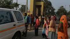 ससुराल में पत्नी से मिलकर घर लौट रहे शिक्षक की दर्दनाक मौत; अनियंत्रित बाइक के उड़े परखच्चे, परिवार में मचा कोहराम