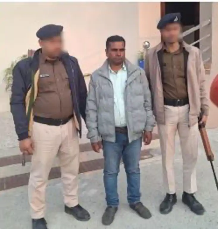 रिश्वतखोर' इंजीनियर का खेल खत्म: ₹3 लाख के भुगतान के बदले मा