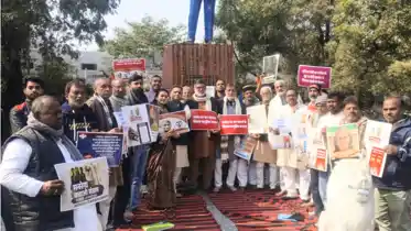 Bihar News : गया में मनरेगा में बदलाव के खिलाफ कांग्रेस का 'संग्राम', समाहरणालय पर सामूहिक उपवास कर केंद्र को घेरा