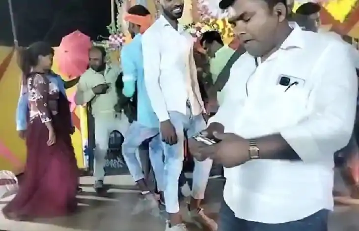 Bihar Crime - मुखिया पुत्र की हनक देखिए,पुलिस के सख्ती के बा Bihar Crime - मुखिया पुत्र की हनक देखिए,पुलिस के सख्ती के बा