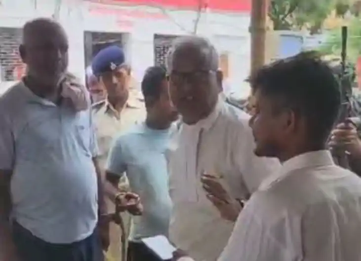 Bihar Crime - सीवान में तीन लोगों को तलवार से काटनेवाले मुख Bihar Crime - सीवान में तीन लोगों को तलवार से काटनेवाले मुख