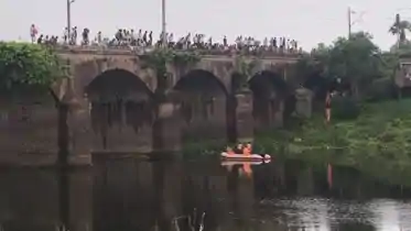 patna fatuha punpun river railway bridge girl jumps dead body recovered