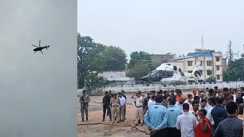 Bihar News : वैशाली में बड़ा हादसा टला, उड़ान भरते ही हवा में 'लटका' CM का हेलीकॉप्टर, स्टेडियम में मची अफरा-तफरी