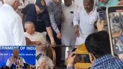 Lalu yadav birthday - जब सरकार में नहीं हैं तो साहेब तलवार से केक काट रहें हैं,गलती से बेटवा कुछ बन गया तो AK-47 से केक को उड़ाया जाएगा, जीतन राम मांझी ने ऐसे दी लालू को जन्मदिन की बधाई