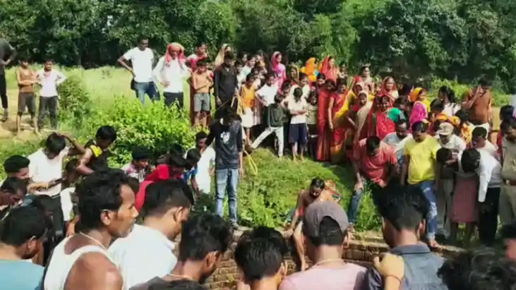 Bihar News : बांका में पारिवारिक कलह ने छीन ली तीन जिंदगियां Bihar News : बांका में पारिवारिक कलह ने छीन ली तीन जिंदगियां