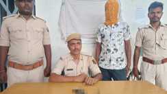 खगड़िया में हथियार तस्कर गिरफ्तार: घर में छिपा रखा था देसी कट्टा और कारतूस, परिजनों को दे रहा था जान से मारने की धमकी