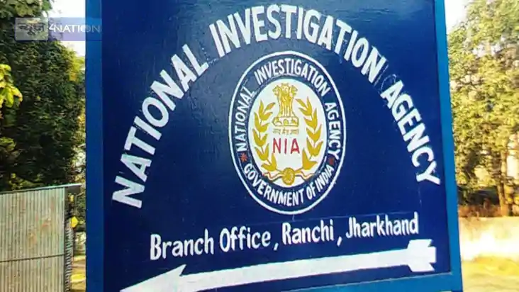 Jharkhand news: नक्सलियों तक हथियार पहुंचाने के जुर्म में मं