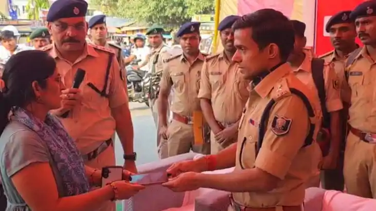 गोपालगंज पुलिस का ‘ऑपरेशन मुस्कान’: चोरी के 62 मोबाइल और 20 