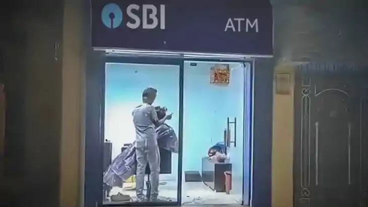 SBI ATM cabin converted into a hair salon in Danapur Patna