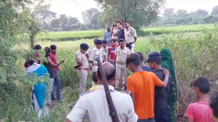 पटना के बधार में मिला अज्ञात किशोर का शव, इलाके में सनसनी, प पटना के बधार में मिला अज्ञात किशोर का शव, इलाके में सनसनी, प