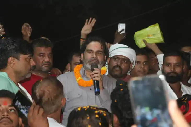 हम यहां से चुनाव लड़ें या न लड़ें, कल से आपके जीवन में बदलाव हम यहां से चुनाव लड़ें या न लड़ें, कल से आपके जीवन में बदलाव