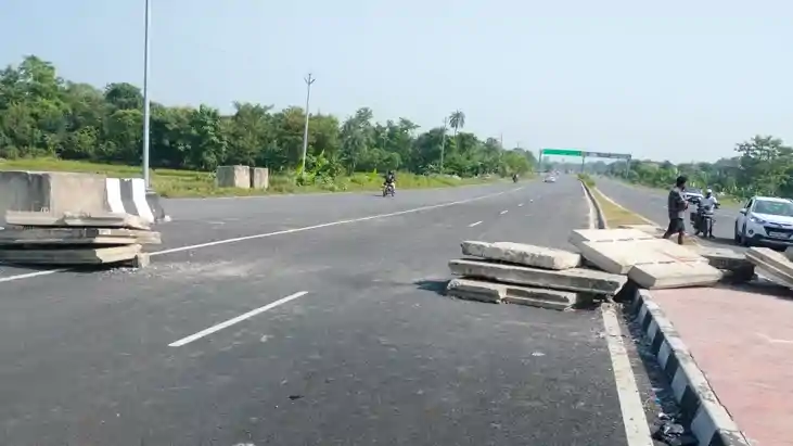 Bihar News : हाजीपुर–मुजफ्फरपुर बाईपास की हुई शुरुआत, डीएम ब Bihar News : हाजीपुर–मुजफ्फरपुर बाईपास की हुई शुरुआत, डीएम ब