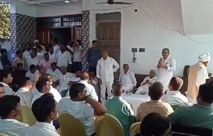 महागठबंधन में टिकट बंटवारे पर घमासान: वैशाली RJD में 'बाहरी' महागठबंधन में टिकट बंटवारे पर घमासान: वैशाली RJD में 'बाहरी'