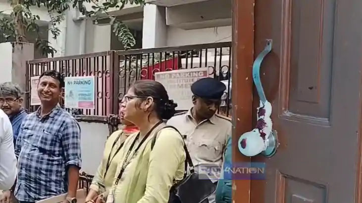 ईओयू की छापेमारी 