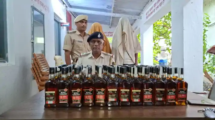 Bihar Crime : पटना में शराब तस्करों का अनोखा कारनामा देखकर ह Bihar Crime : पटना में शराब तस्करों का अनोखा कारनामा देखकर ह