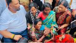 भागलपुर के राघोपुर में बाढ़ पीड़ितों की सांसद पप्पू यादव ने की आर्थिक मदद, सरकारी राहत व्यवस्था पर उठाए गंभीर सवाल
