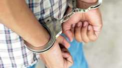 Bihar News : नेता प्रतिपक्ष तेजस्वी यादव ने जिसे बताया था 'दबंग', उस नामजद आरोपी को फुच्चा सिंह को पुलिस ने किया गिरफ्तार, कई महीने से था फरार 