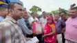 Bihar flood news - गंगा नदी में समाहित जवइनिया गांव के लोगों के लिए एरिस्टो फार्मावाले भोला बाबू ने भेजी राहत सामग्री, निराश चेहरों पर दिखी खुशी