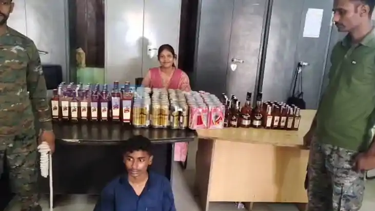 Bihar Crime: गया में शराब तस्करी का खेल बेनकाब, बाइक से विदे