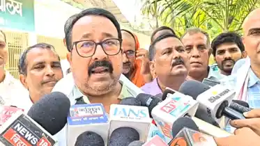 Bihar News : बिहार सरकार ने यूरिया की दर 266 रूपये किया निर्धारित, रिटेलर बोले-300 रूपये में दे रहे होलसेलर, जमकर काटा बवाल 