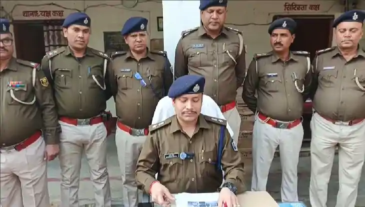 नए साल के जश्न मनाने की तैयारी को पुलिस ने किया फेल, भूसे की