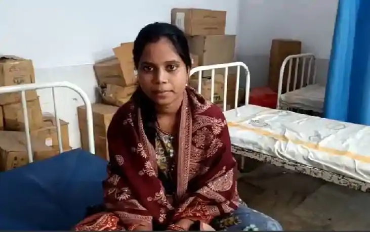 ट्यूशन टीचर ने छात्रा से रचाया ब्याह, अब दहेज के लिए पति और 