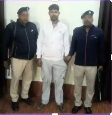 निगरानी का शिकंजा: शिक्षकों का वेतन निर्धारण करने के एवज में 14 हजार रिश्वत लेते डाटा ऑपरेटर गिरफ्तार