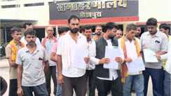 शर्मनाक है SP साहेब ! 5 दिन बाद भी दुष्कर्म के आरोपी की गिरफ्तारी तक नहीं हो पाई, विधवा मां और ग्रामीण लगा रहे गुहार