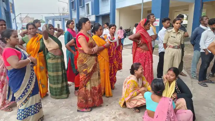 Bihar Road Accident : पत्नी की ब्रेन हेमरेज से चार महीने पहल