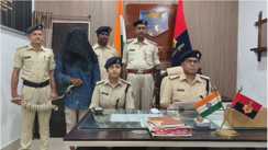बगहा पुलिस ने महज 24 घंटे के अंदर हत्या मामले का किया खुलासा, पत्नी की हत्या के आरोपी पति को किया गिरफ्तार