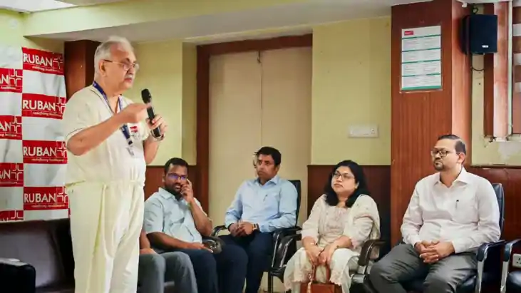 रुबन मेमोरियल हॉस्पिटल का नया कीर्तिमान: 100 से अधिक रोबोटिक