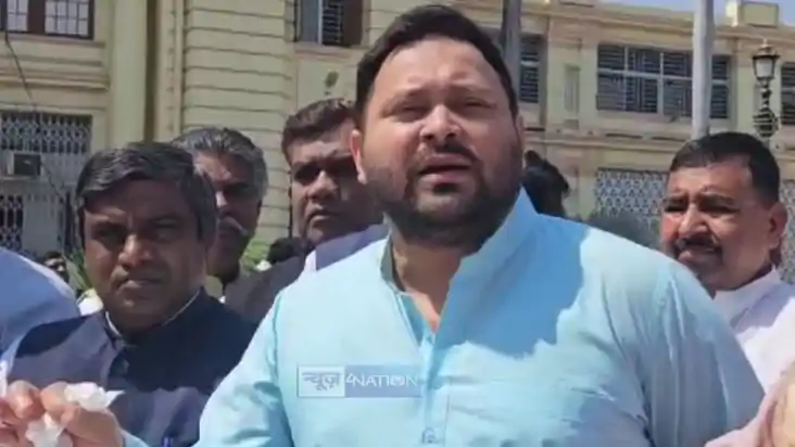 Bihar Politics: बिहार के लॉ एंड ऑर्डर को लेकर तेजस्वी यादव क Bihar Politics: बिहार के लॉ एंड ऑर्डर को लेकर तेजस्वी यादव क