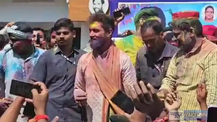 BIHAR NEWS - पार्टी कार्यकर्ताओं संग होली मिलन समारोह में मन BIHAR NEWS - पार्टी कार्यकर्ताओं संग होली मिलन समारोह में मन