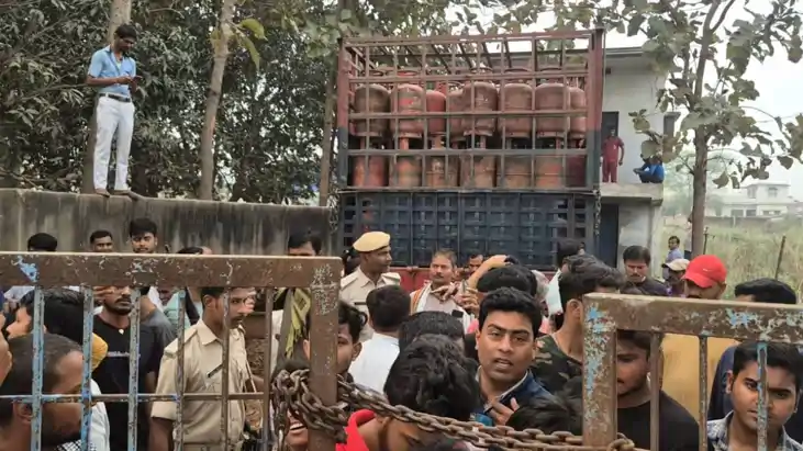 No Gas Cylinder Consumer Threat Sparks Panic at Agency