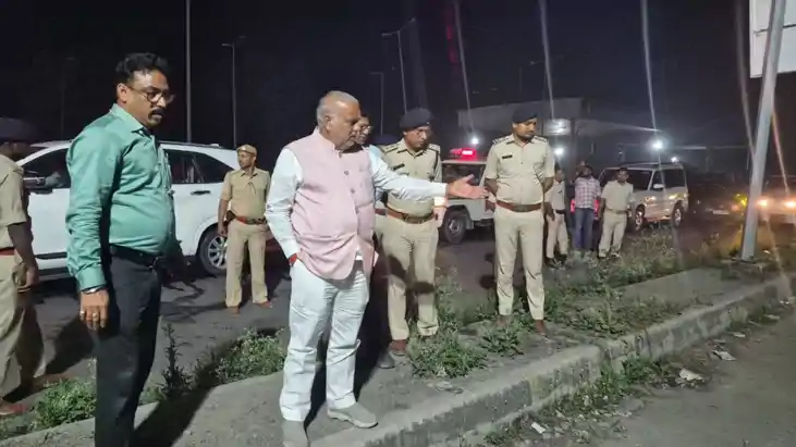 परिवहन मंत्री का दालकोला चेकपोस्ट पर औचक धावा: राजस्व वसूली 