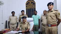 Bihar Crime : मोतिहारी में छात्र हत्याकांड का पुलिस ने किया खुलासा, प्रेम प्रसंग के विवाद में चाकू से गोदकर हुई थी हत्या, पुलिस ने एक आरोपी को किया गिरफ्तार 