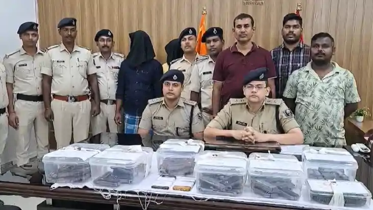 Bihar Crime News : मुंगेर में अवैध मिनी गन फैक्ट्री का पुलिस