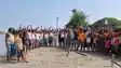 Bihar News : कोसी के कटाव को लेकर विधायक पर फूटा लोगों का गुस्सा, प्रशासन की लगाई गुहार, कहा- नदी में समा जायेगा पूरा गाँव 