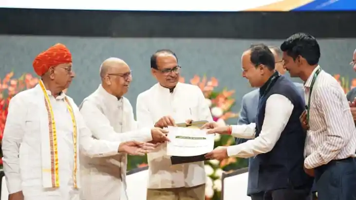 Bihar News : केंद्र की इस योजना में गया जिला देश भर में रहा 