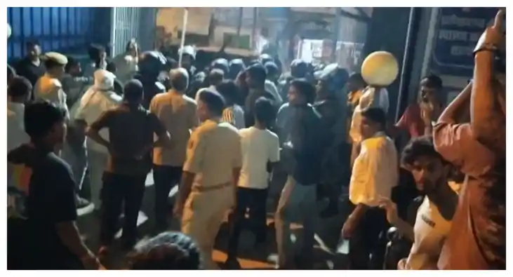 कैमूर में युवक की चाकू गोदकर हत्या, आक्रोशित लोगों ने किया स