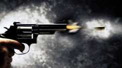Bihar Crime News : आरा में दिनदहाड़े हथियारबंद अपराधियों ने की ताबड़तोड़ फायरिंग, इलाके में मची अफरा तफरी  