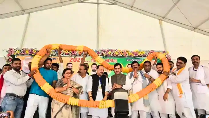 Bihar Politics : नवादा में एनडीए कार्यकर्त्ता सम्मेलन का हुआ