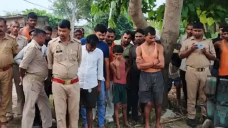 Crime News: पत्नी को मारकर चादर में लपेट गंगा की धार में फें