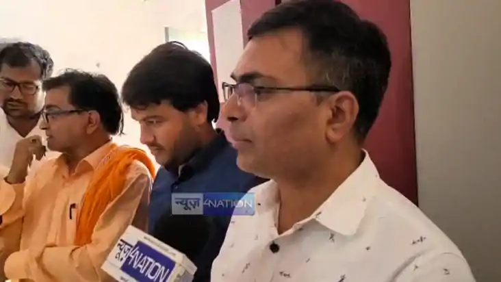 Bihar School News : बक्सर में डीईओ के निरीक्षण में शिक्षा व्