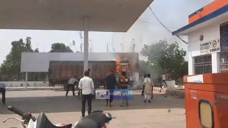 ARA News : भोजपुर में टला बड़ा हादसा, पेट्रोल पंप पर खड़े ट्रक