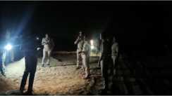 Bihar Crime : बक्सर में यूपी सीमा के पास सनसनी, युवक पर ताबड़तोड़ फायरिंग, अज्ञात हमलावरों ने मारी चार गोलियां