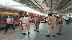 मानव तस्करी या मदरसा शिक्षा? कटनी में बिहार के 163 बच्चे रेस्क्यू, 8 गिरफ्तार; परिजनों ने पुलिसिया कार्रवाई पर उठाए सवाल