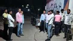 Bihar News : कैमूर में चुनावी रंजिश को लेकर बदमाशों ने मुखिया के घर पर किया हमला, भाई को मारी गोली और बेटी को चाकू से रेता, गांव में तनाव का माहौल 